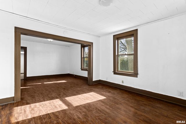 2316 N SHERIDAN Road, Peoria, IL 61604