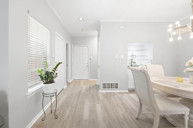 17365 Remington Park Circle, Dallas, TX 75252