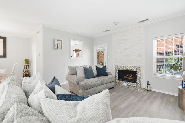 17365 Remington Park Circle, Dallas, TX 75252