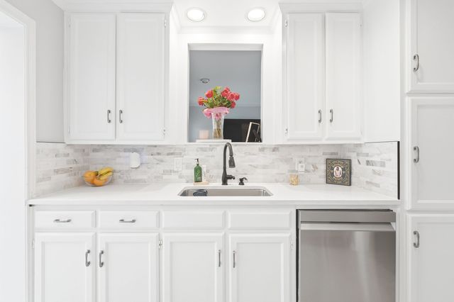 17365 Remington Park Circle, Dallas, TX 75252
