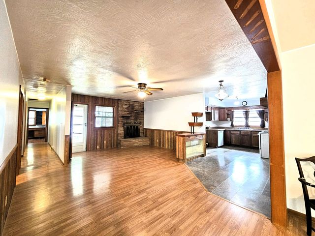 2229 N Kellett Avenue, Springfield, MO 65803