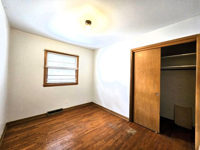 2229 N Kellett Avenue, Springfield, MO 65803