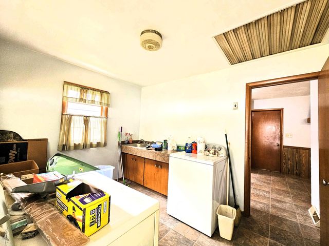 2229 N Kellett Avenue, Springfield, MO 65803