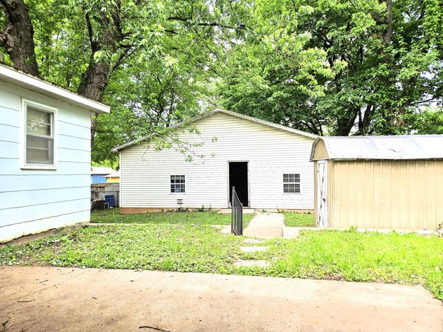 2229 N Kellett Avenue, Springfield, MO 65803