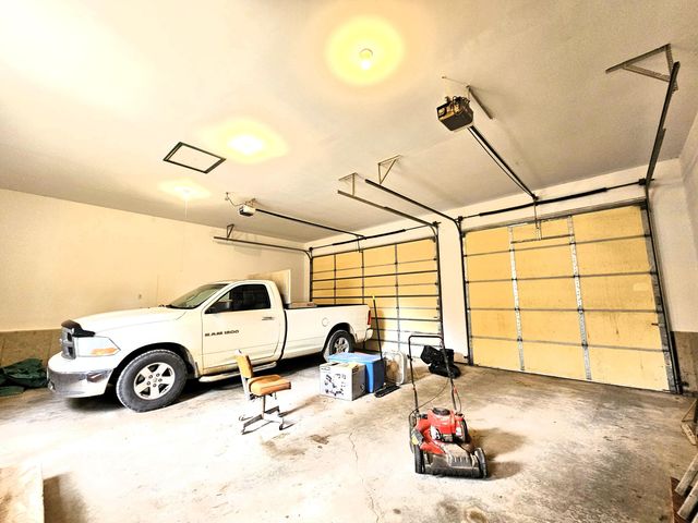2229 N Kellett Avenue, Springfield, MO 65803
