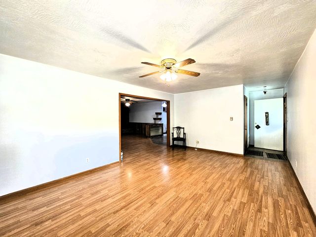 2229 N Kellett Avenue, Springfield, MO 65803