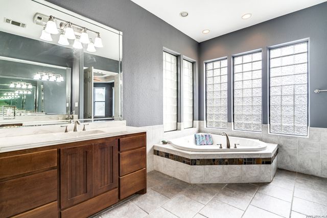 110 HOSKINS TRAIL, Boerne, TX 78006