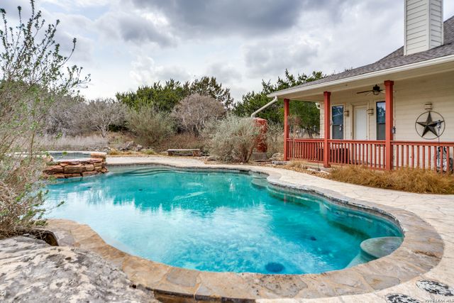 110 HOSKINS TRAIL, Boerne, TX 78006