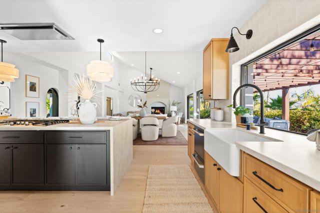 1170 Rancho Encinitas Dr, Encinitas, CA 92024