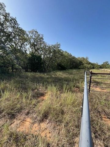 657 Sandy Creek Road, Bowie, TX 76230