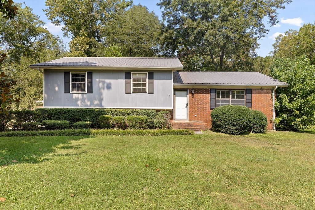 5705 Dowler Lane, Signal Mountain, TN 37377