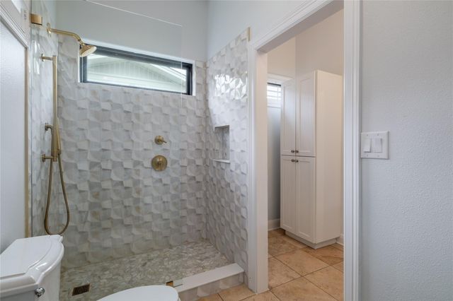 3511 Arrowhead DR, Austin, TX 78731