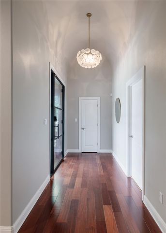 3511 Arrowhead DR, Austin, TX 78731