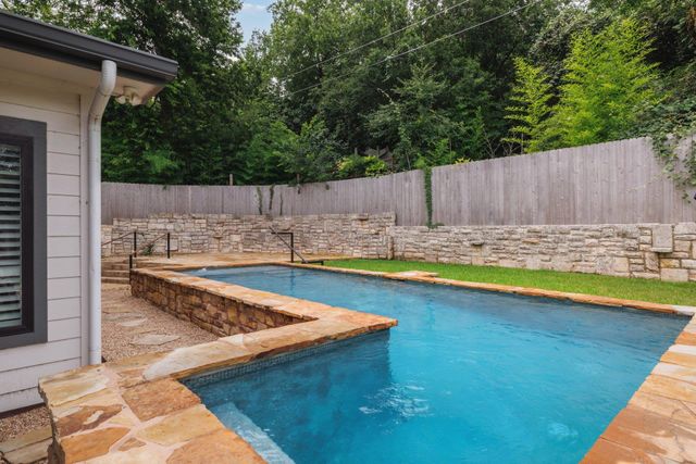 3511 Arrowhead DR, Austin, TX 78731