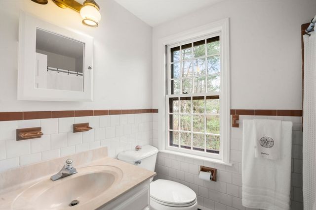 26 Bowsprit Ln, Duxbury, MA 02332