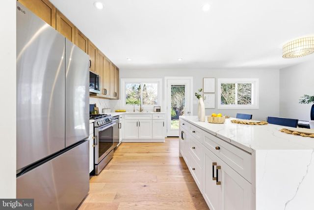 8613 HARTSDALE AVE, Bethesda, MD 20817