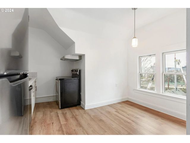 1314 Sw HALL St, Portland, OR 97201