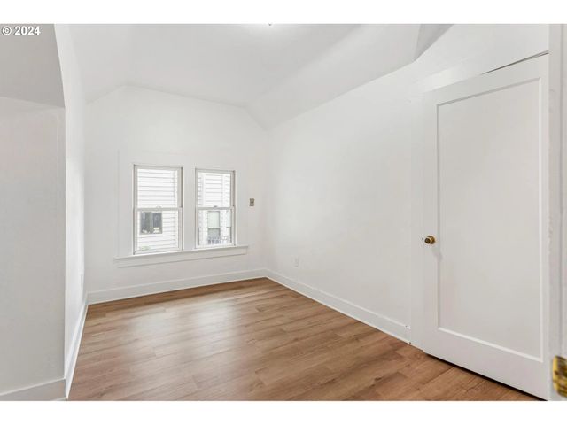 1314 Sw HALL St, Portland, OR 97201