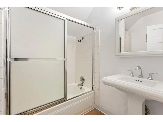 1314 Sw HALL St, Portland, OR 97201