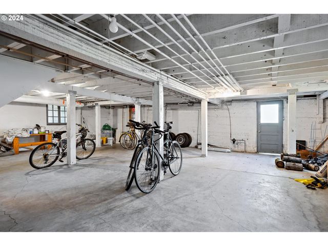 1314 Sw HALL St, Portland, OR 97201