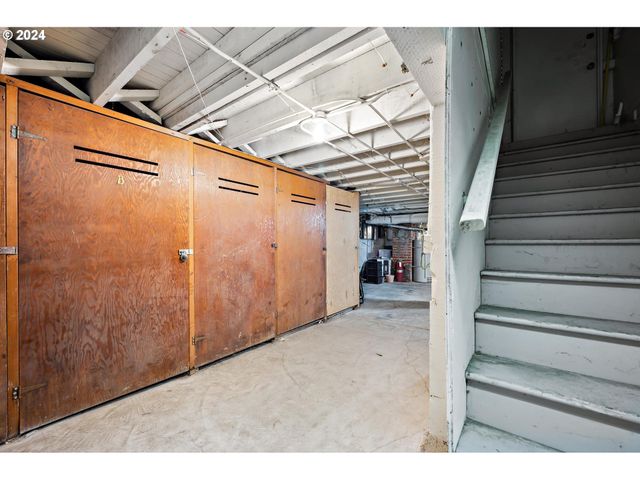 1314 Sw HALL St, Portland, OR 97201