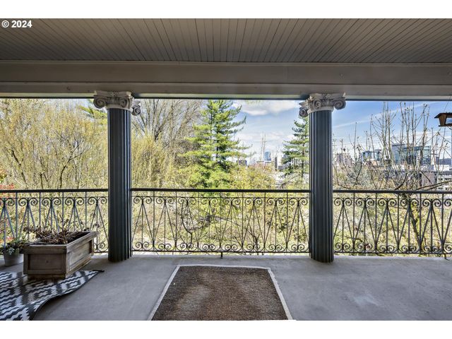 1314 Sw HALL St, Portland, OR 97201