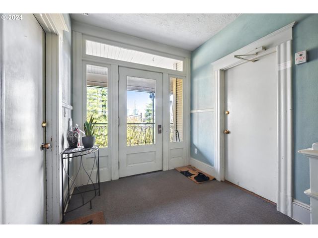 1314 Sw HALL St, Portland, OR 97201