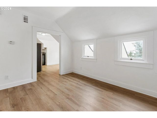 1314 Sw HALL St, Portland, OR 97201