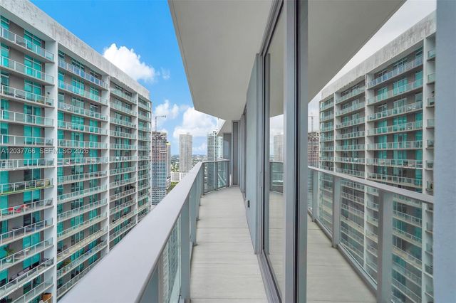 77 SE 5th St 3714, Miami, FL 33131