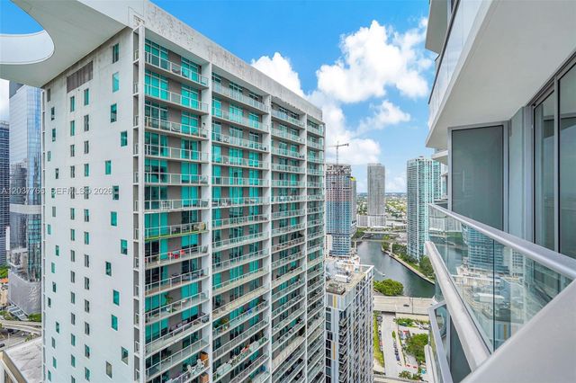 77 SE 5th St 3714, Miami, FL 33131