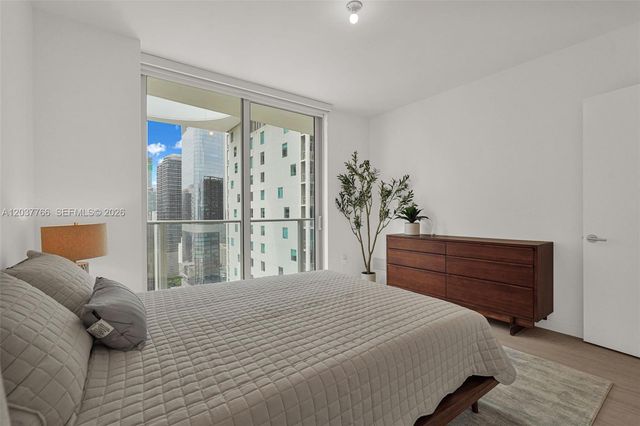 77 SE 5th St 3714, Miami, FL 33131