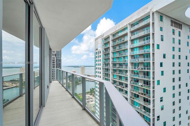 77 SE 5th St 3714, Miami, FL 33131