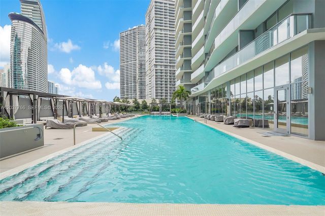 77 SE 5th St 3714, Miami, FL 33131