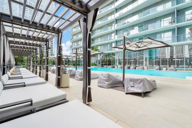 77 SE 5th St 3714, Miami, FL 33131