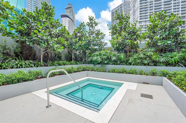 77 SE 5th St 3714, Miami, FL 33131