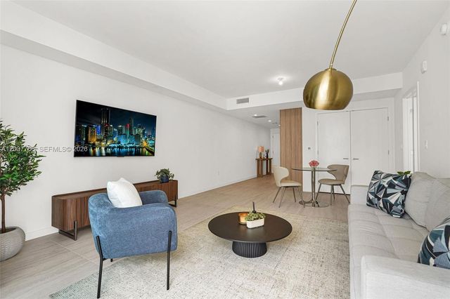 77 SE 5th St 3714, Miami, FL 33131