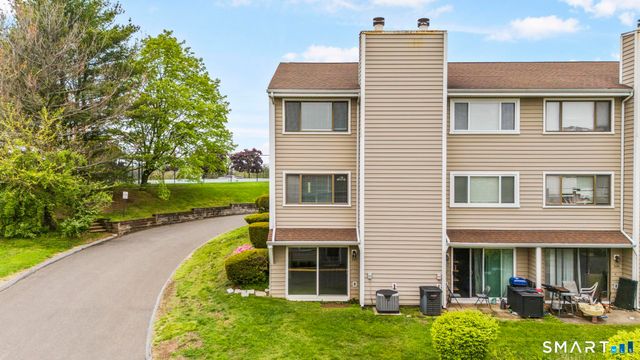 168 Monticello Drive 168, Branford, CT 06405