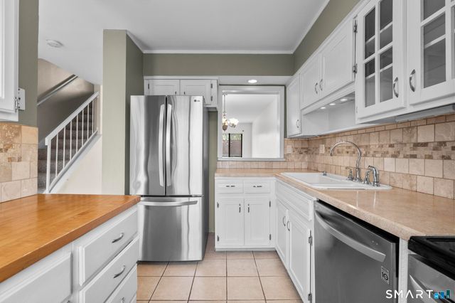 168 Monticello Drive 168, Branford, CT 06405