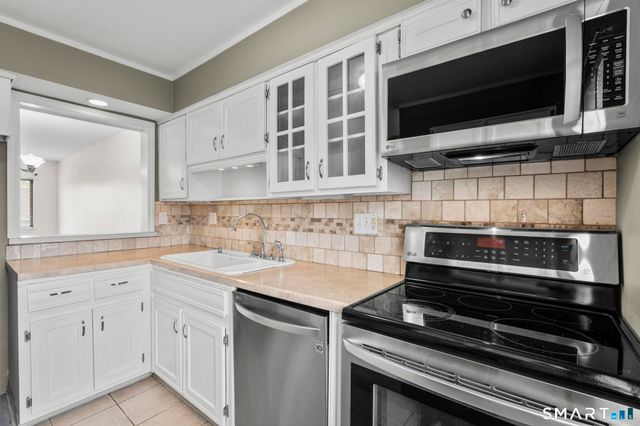168 Monticello Drive 168, Branford, CT 06405