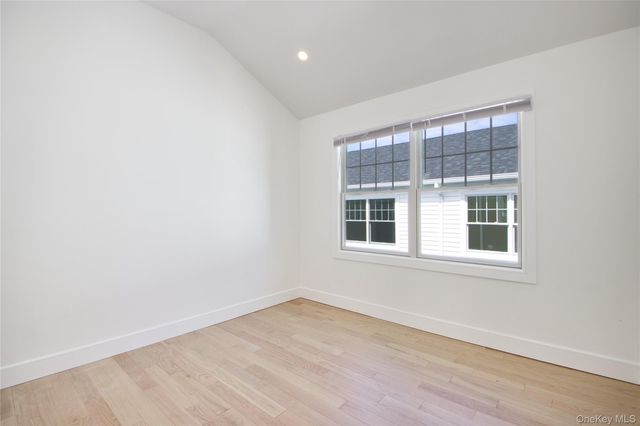 48 N Linwood B, Port Washington, NY 11050