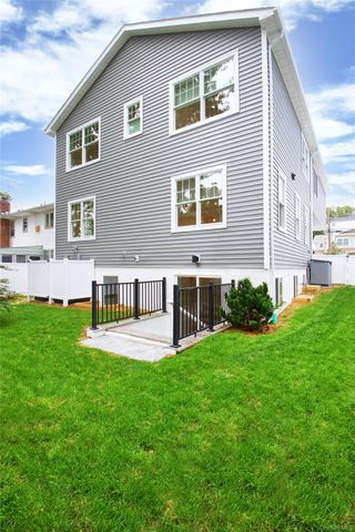48 N Linwood B, Port Washington, NY 11050
