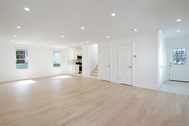 48 N Linwood B, Port Washington, NY 11050
