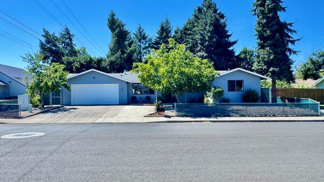 1430 S Oakdale Avenue, Medford, OR 97501