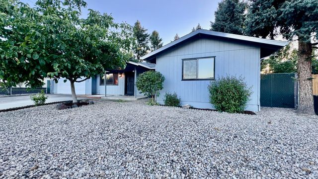 1430 S Oakdale Avenue, Medford, OR 97501