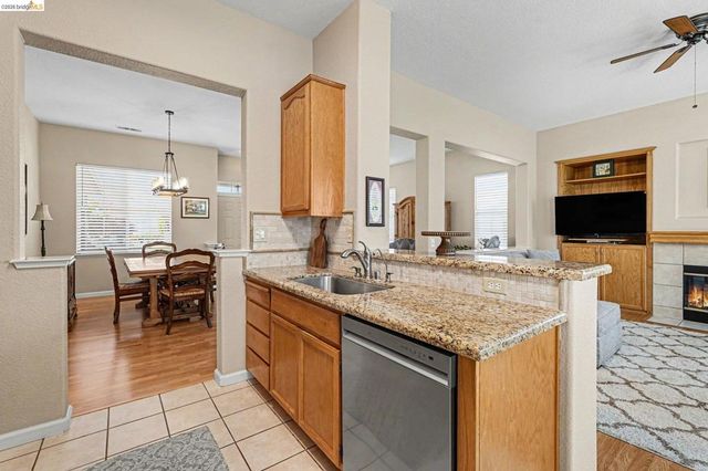 1569 Rubidoux Ln, Brentwood, CA 94513