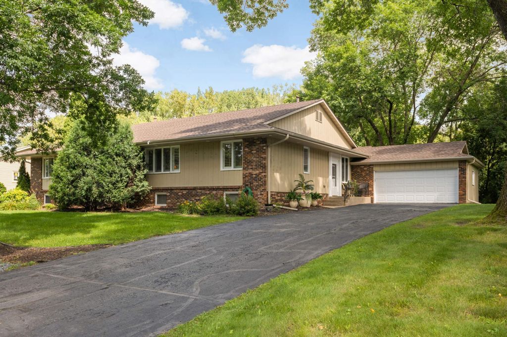5315 Malibu Drive, Edina, MN 55436