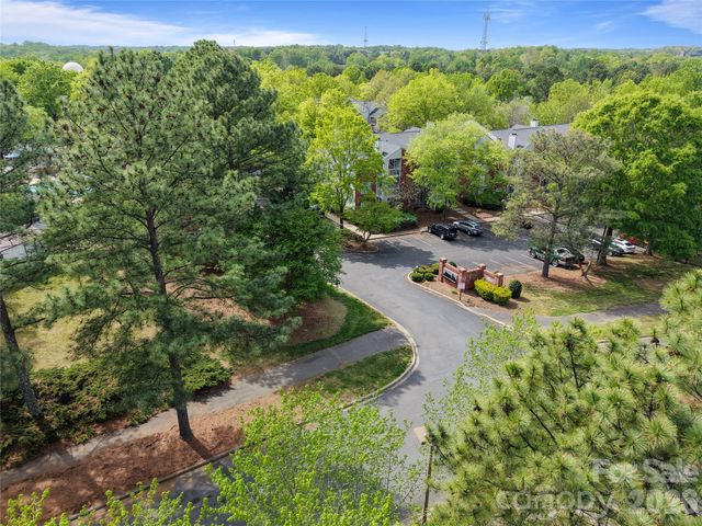 622 Emerald Cove Drive, Charlotte, NC 28262