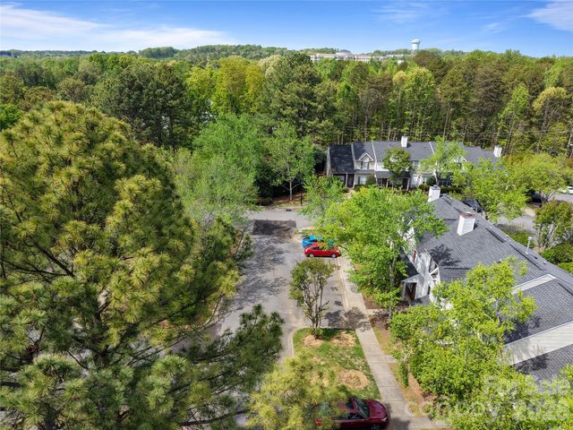 622 Emerald Cove Drive, Charlotte, NC 28262