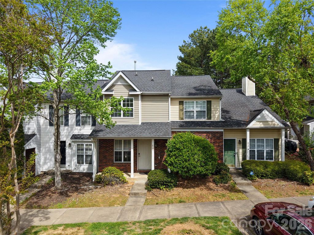 622 Emerald Cove Drive, Charlotte, NC 28262