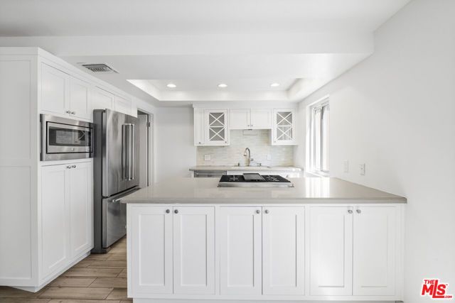 18333 Hatteras Street 77, Tarzana (los Angeles), CA 91356